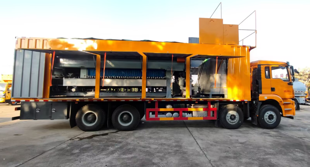 陜汽德龍前四后八污泥處理車|泥漿處理車|湖北國(guó)威專用汽車有限公司